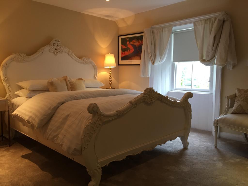 Port Na Craig Inn & Restaurant ピトロクリー エクステリア 写真