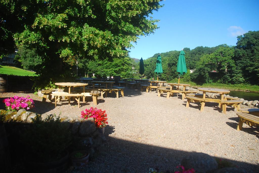 Port Na Craig Inn & Restaurant ピトロクリー エクステリア 写真