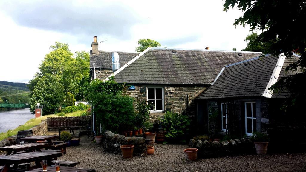 Port Na Craig Inn & Restaurant ピトロクリー エクステリア 写真